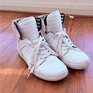 Supra Muska 001 | W8 M6.5